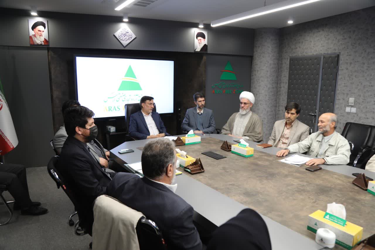 استفاده از ظرفیت جهادگران در پروژه ها از ساخت مسکن برای نیازمندان حمایت می کنیم